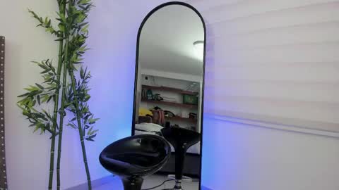 Emma Bloom online show from February 20, 2025, 2:02 pm