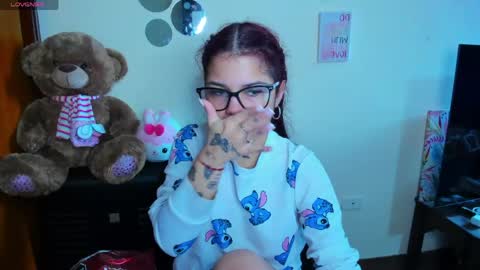 Snapshot of emma_boo_ chatting on April 20, 2026, 3:37 pm emma_boo_ online show from April 20, 2026, 3:37 pm