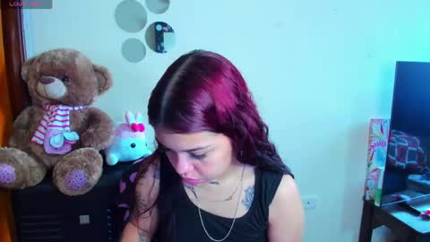 Snapshot of emma_boo_ chatting on May 7, 2026, 2:22 pm emma_boo_ online show from May 7, 2026, 2:22 pm