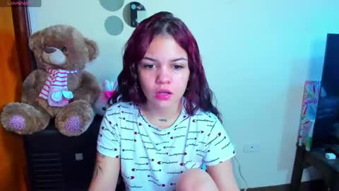 Snapshot of emma_boo_ chatting on May 10, 2026, 1:27 pm emma_boo_ online show from May 10, 2026, 1:27 pm