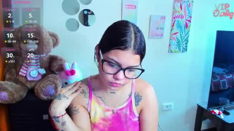 Snapshot of emma_boo_ chatting on May 22, 2026, 2:33 pm emma_boo_ online show from May 22, 2026, 2:33 pm