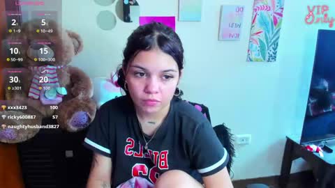 Snapshot of emma_boo_ chatting on May 31, 2026, 6:09 pm emma_boo_ online show from May 31, 2026, 6:09 pm