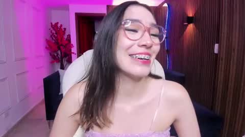 Snapshot of emma_caarter chatting on July 2, 2026, 3:23 am emma_caarter online show from July 2, 2026, 3:23 am