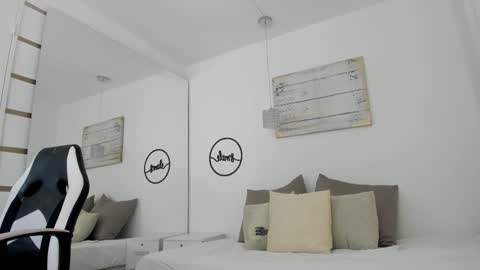 Snapshot of emma_castilloo chatting on March 6, 2025, 10:15 pm Emma Castillo online show from March 6, 2025, 10:15 pm