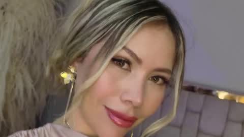 emma coronel online show from February 12, 2026, 11:11 pm