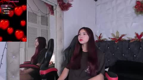 emma_dl2 online show from December 21, 2025, 12:12 pm