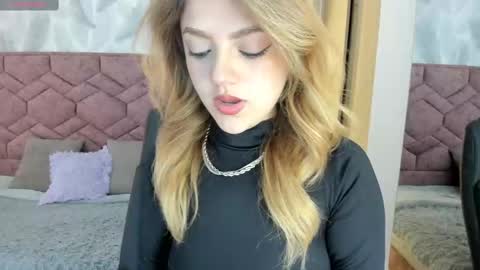 Emma  online show from October 7, 2025, 5:59 am