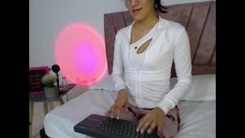 Emma Glow online show from October 8, 2025, 11:35 pm