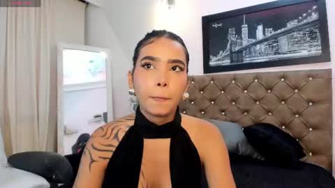 Snapshot of emma_hamilton_ chatting on July 6, 2026, 2:03 pm emma_hamilton_ online show from July 6, 2026, 2:03 pm