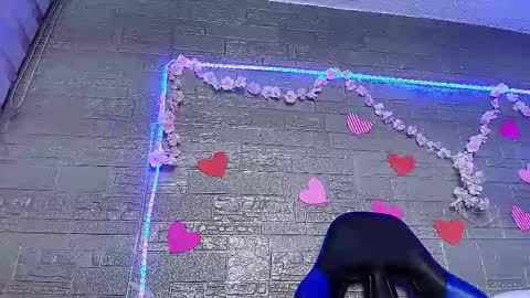 Emma Miel  online show from December 3, 2025, 1:24 am