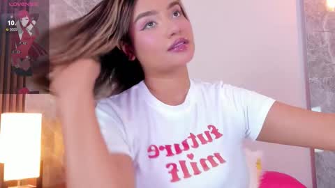 Snapshot of emma_hunter_ chatting on November 9, 2025, 4:00 am Emma online show from November 9, 2025, 4:00 am