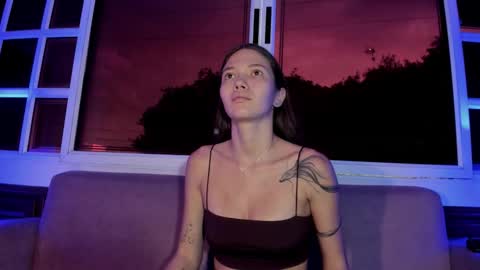 emma_jhoons online show from February 5, 2026, 11:37 am