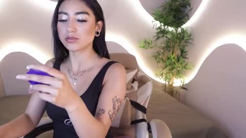 Emma online show from December 1, 2025, 4:50 am