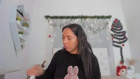 Emma online show from December 15, 2025, 7:18 pm