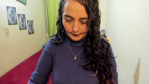 Snapshot of emma_luxy chatting on December 29, 2024, 5:53 am  emma luxy online show from December 29, 2024, 5:53 am