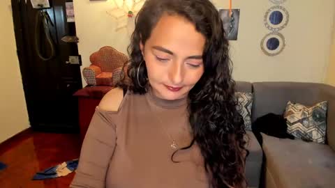 Snapshot of emma_luxy chatting on March 4, 2025, 10:27 pm  emma luxy online show from March 4, 2025, 10:27 pm