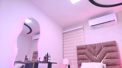 emma online show from December 19, 2025, 12:01 pm