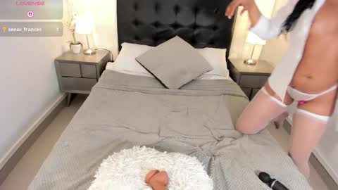 Snapshot of emma_martiin chatting on December 3, 2025, 7:12 pm Im Emma online show from December 3, 2025, 7:12 pm