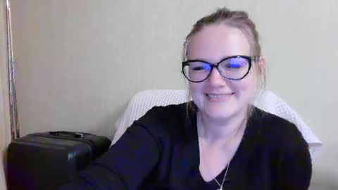 emma_misty_ online show from September 25, 2025, 6:00 pm