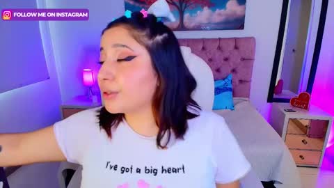 Snapshot of emma_monserratt chatting on November 3, 2025, 6:20 pm Emma Monserratt online show from November 3, 2025, 6:20 pm