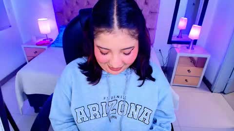 Snapshot of emma_monserratt chatting on November 13, 2025, 8:08 pm Emma Monserratt online show from November 13, 2025, 8:08 pm