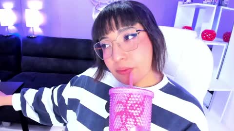 Snapshot of emma_monserratt chatting on May 20, 2026, 11:05 am Emma Monserratt online show from May 20, 2026, 11:05 am