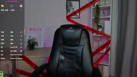 Snapshot of emma_murrphy chatting on October 23, 2025, 10:03 am Emma online show from October 23, 2025, 10:03 am