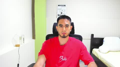 Snapshot of emma_muscle_ chatting on July 5, 2026, 10:22 am emma online show from July 5, 2026, 10:22 am