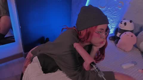     online show from January 28, 2025, 1:05 pm