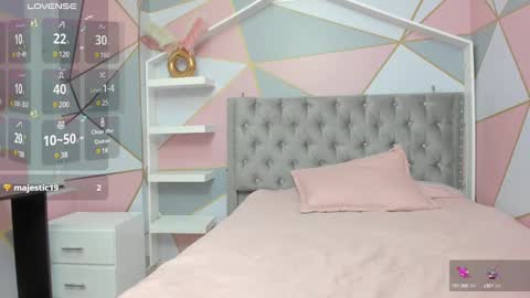 Snapshot of emma_petite4u chatting on February 9, 2025, 10:09 am Emma online show from February 9, 2025, 10:09 am