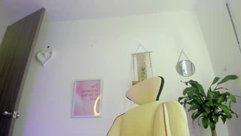 Emma online show from April 3, 2026, 3:43 pm