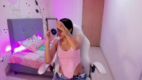 Snapshot of emma_rouxx chatting on March 31, 2026, 7:14 pm emma_rouxx online show from March 31, 2026, 7:14 pm