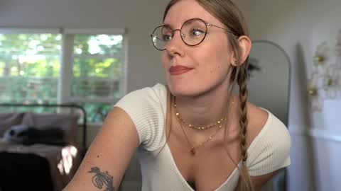 Emma Ruby online show from October 23, 2025, 4:50 pm
