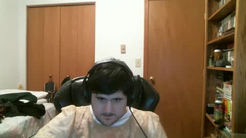 Snapshot of emma_the_boy chatting on December 3, 2024, 9:33 am emma_the_boy online show from December 3, 2024, 9:33 am