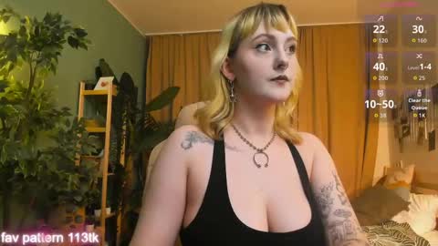 Snapshot of emma_thomps chatting on May 5, 2026, 2:03 pm Rose online show from May 5, 2026, 2:03 pm