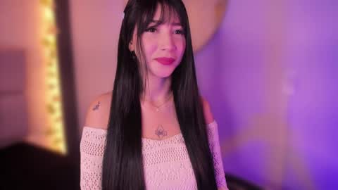 emma_woods__ online show from December 10, 2024, 12:16 pm