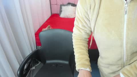 Emma Evans online show from January 20, 2025, 11:56 am