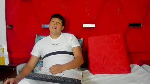 EmmaAndDemon online show from January 16, 2026, 3:27 pm