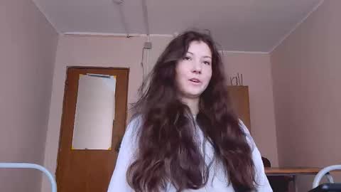 Snapshot of emmabracco chatting on November 10, 2025, 11:20 am Emma online show from November 10, 2025, 11:20 am