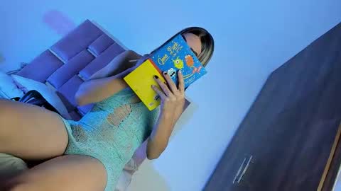 emmabrown10 online show from November 24, 2025, 12:27 pm