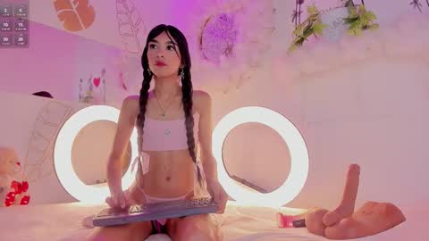 Snapshot of emmaduque chatting on November 23, 2025, 6:52 pm Emma Duque online show from November 23, 2025, 6:52 pm