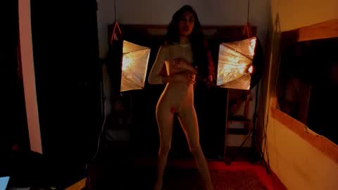 Snapshot of emmaduque chatting on December 14, 2025, 3:23 am Emma Duque online show from December 14, 2025, 3:23 am