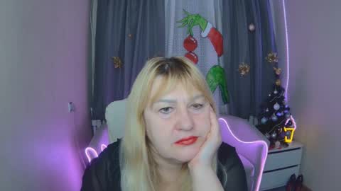 emmaellison924117 online show from December 17, 2025, 7:03 am