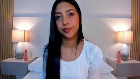 emmaespencer  online show from April 10, 2026, 11:26 am