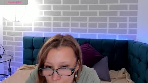 Emma 3 online show from February 3, 2026, 6:22 am