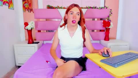 Snapshot of emmahiltton chatting on April 18, 2026, 10:10 pm Emma Hilton online show from April 18, 2026, 10:10 pm