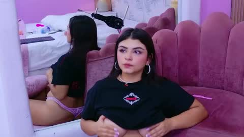 Snapshot of emmaleems chatting on April 14, 2026, 6:14 pm Emma Lee online show from April 14, 2026, 6:14 pm