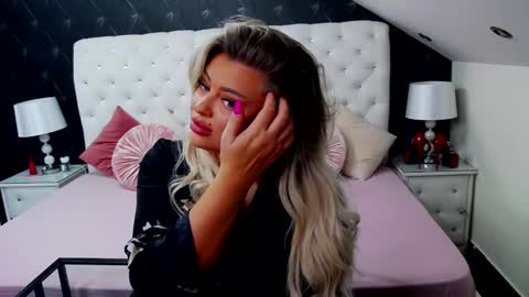 Emma Mavis online show from December 10, 2024, 8:19 am