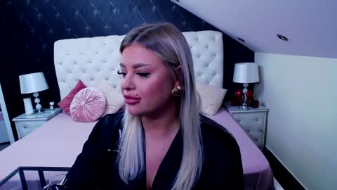 Emma Mavis online show from December 16, 2024, 6:43 am