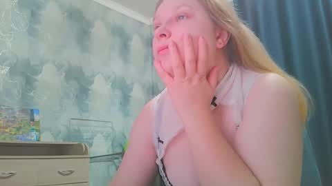 emmamelody online show from October 20, 2025, 10:49 am